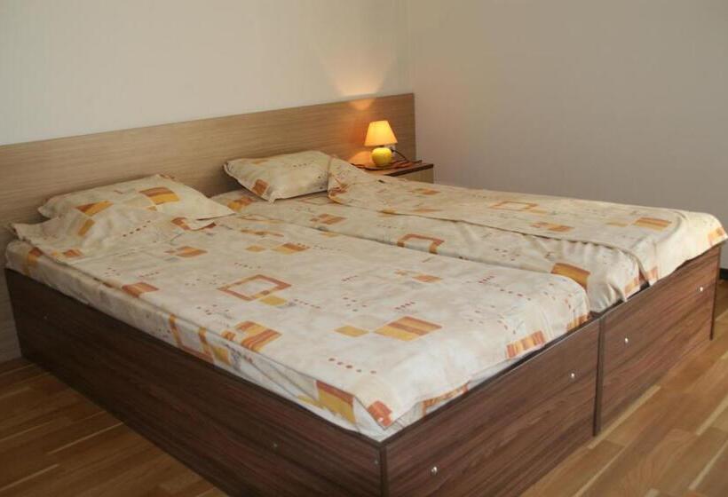 标准间带阳台, Ivatea Family