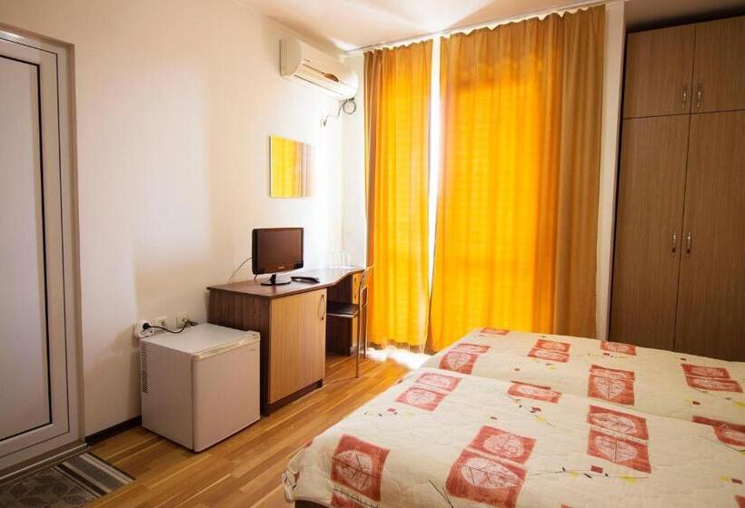 标准间带阳台, Ivatea Family