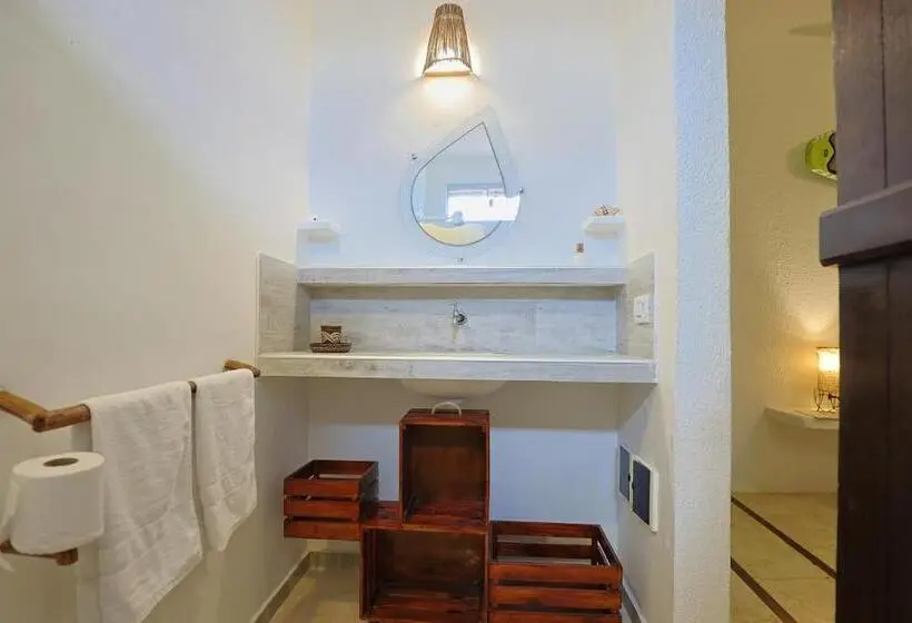 Superior Kolmen Hengen Huone, Jerizz House