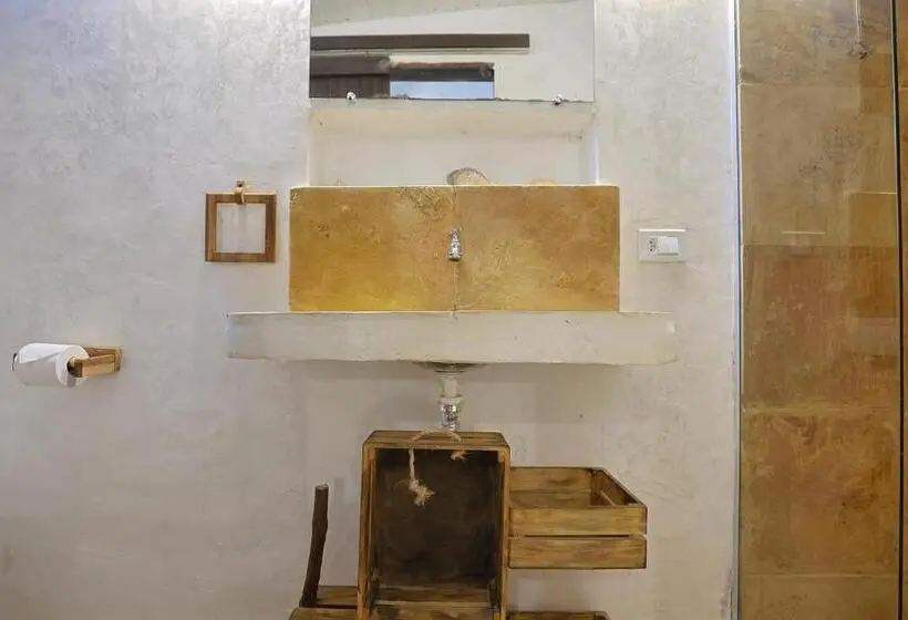 Standard Kolmen Hengen Huone, Jerizz House