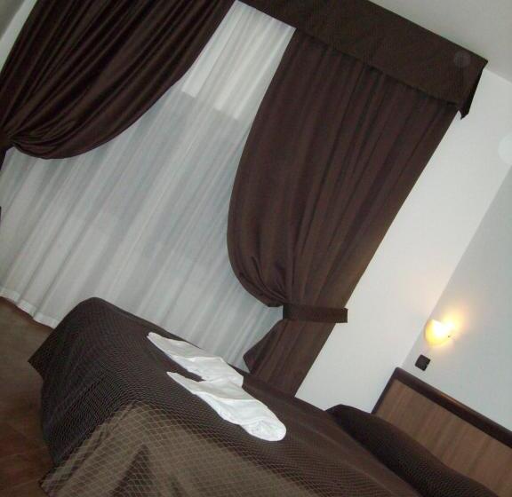 Standard Szoba, Chopin