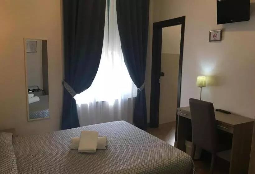 Standard Single Room Single Bed, Chopin