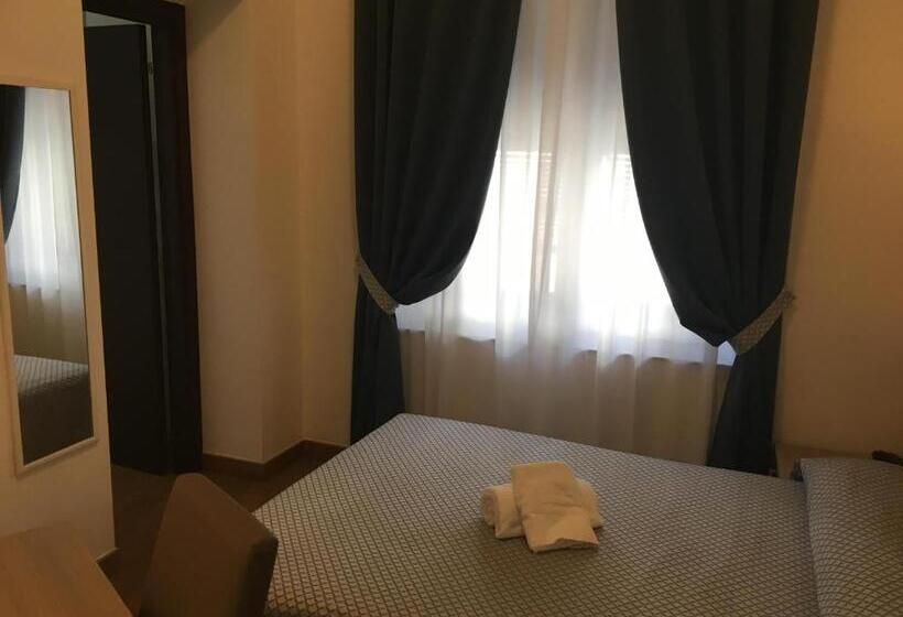 Standard Egyszemélyes Szoba Kétágyas Ággyal, Chopin