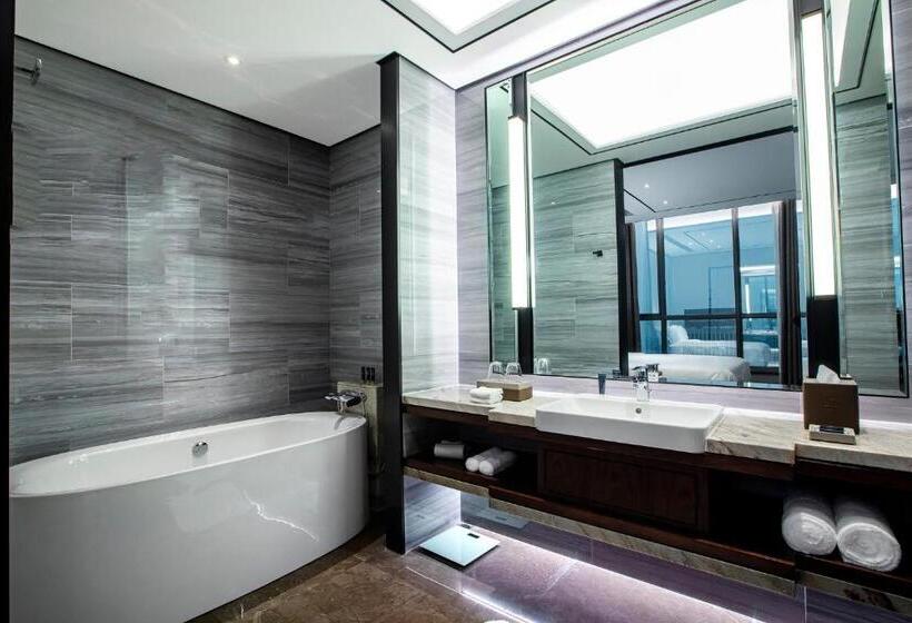 Люкс Кровать Кинг, Holiday Inn Taiyuan City Center