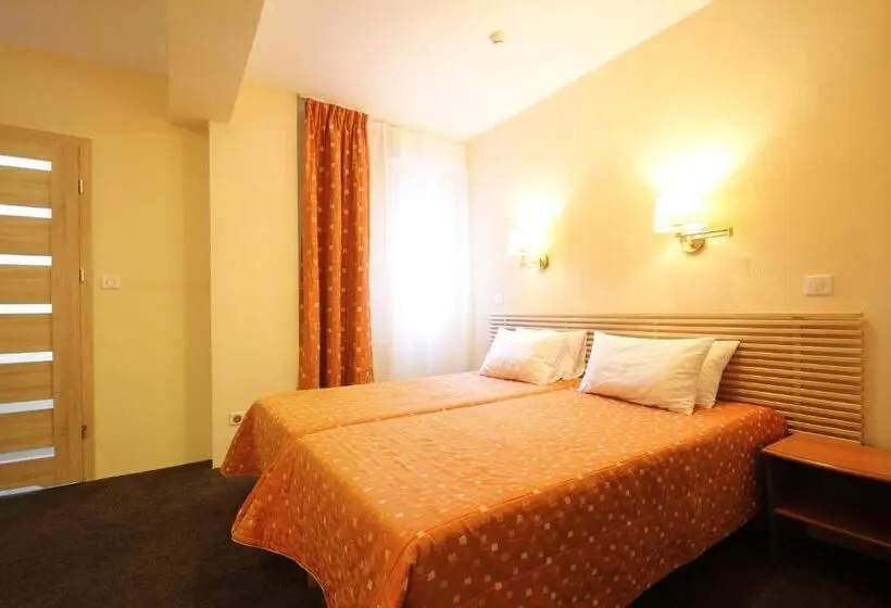 اتاق راحتی سه تخته, Hôtel Atlantic