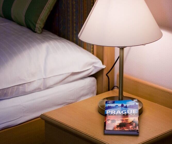 اتاق استاندارد یک نفره, Castle Residence Praha