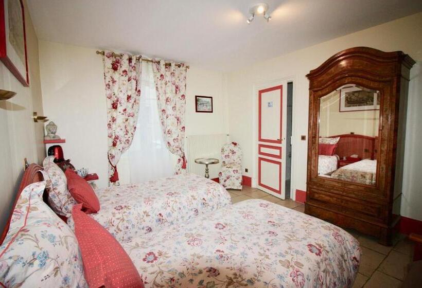 غرفة كومفورت ثلاثية, Aggarthi Bed And Breakfast