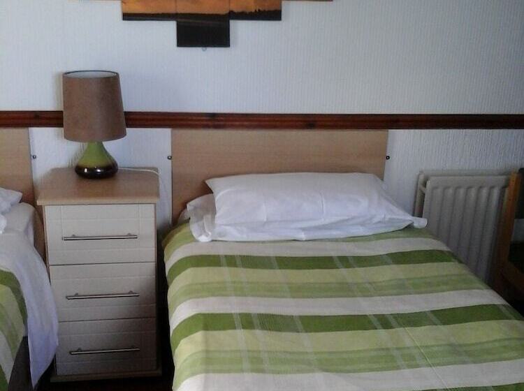 غرفة قياسية فردية, Boathouse