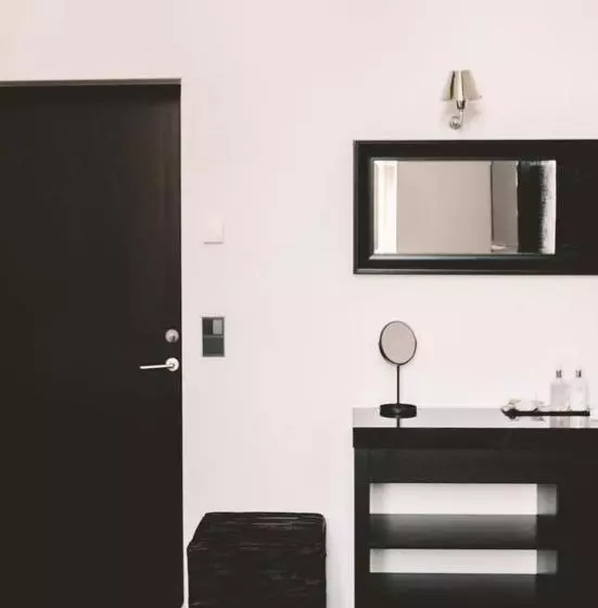 اتاق بزرگ با دسترسی به اسپا, Frost Boutique