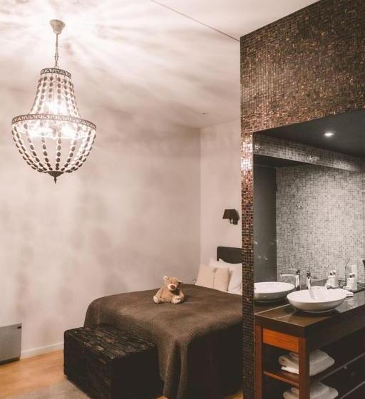 اتاق بزرگ با دسترسی به اسپا, Frost Boutique