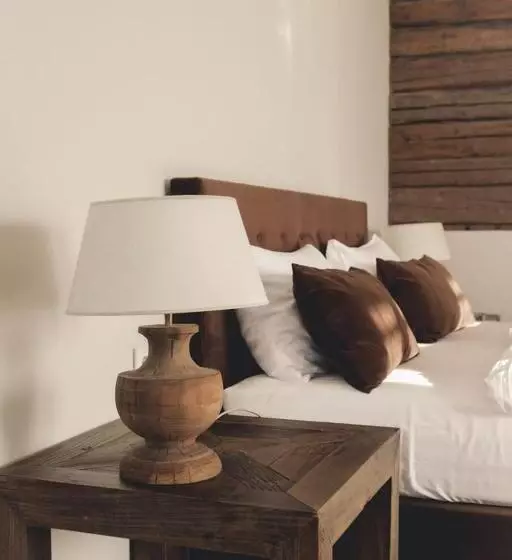 سوییت جونیور با بالکن, Frost Boutique