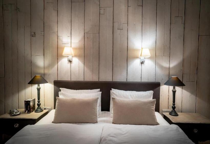 اتاق خانوادگی, Frost Boutique