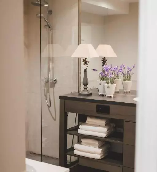 2 Bedroom Suite with Balcony, Frost Boutique
