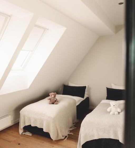 2 Bedroom Suite with Balcony, Frost Boutique