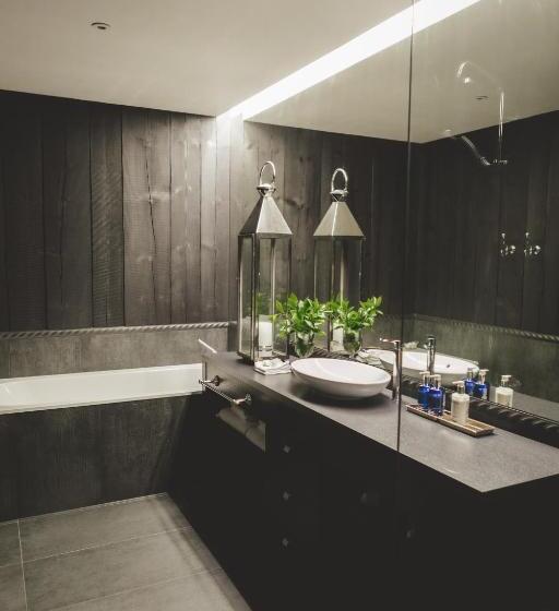 سوئیت رویال, Frost Boutique