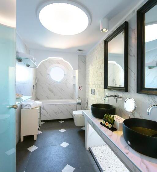 סוויטת ג'וניור נוף לים, Karalis Beach