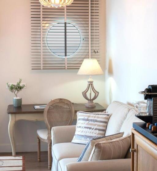 סוויטת ג'וניור נוף לים, Karalis Beach