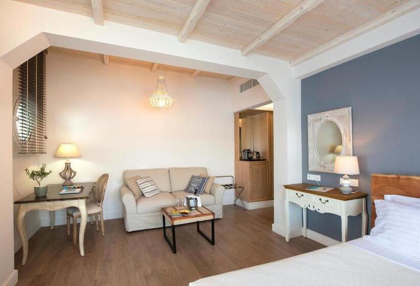 סוויטת ג'וניור נוף לים, Karalis Beach