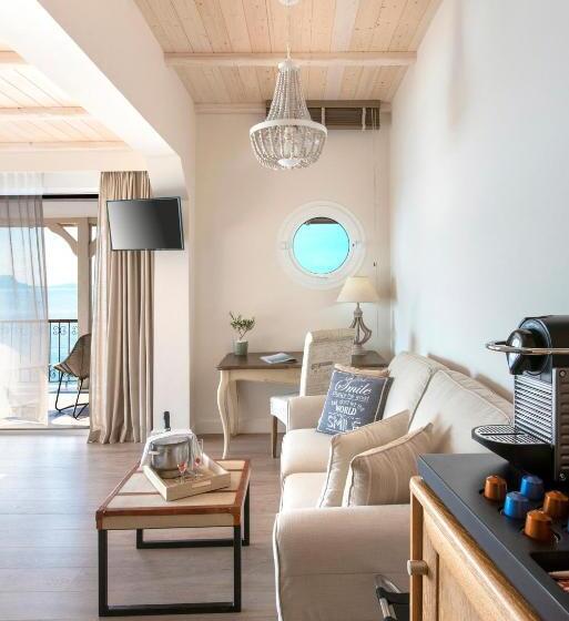 סוויטת ג'וניור נוף לים, Karalis Beach