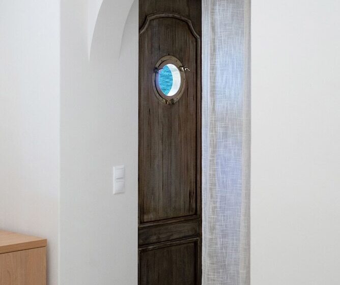 חדר משפחתי נוף לים, Karalis Beach