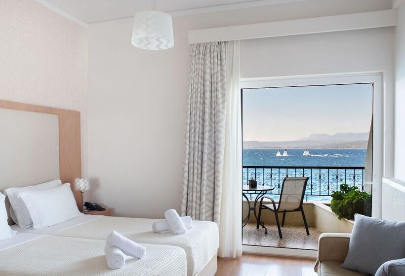 חדר דלוקס לשלושה עם נו לים, Karalis Beach