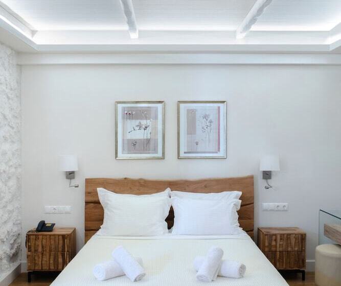 חדר דלוקס לשלושה עם נו לים, Karalis Beach