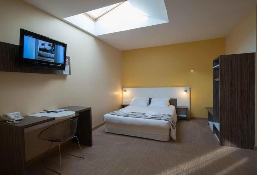 חדר סטנדרט לארבעה, La Saleine