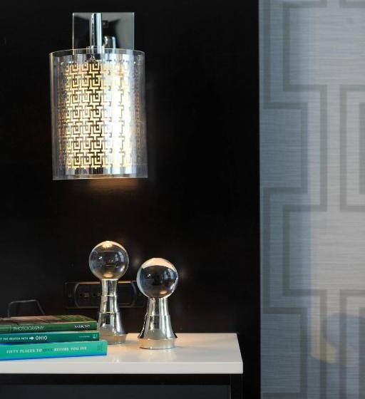 חדר סטנדרט עם מיטת קינג, Renaissance Cincinnati Downtown