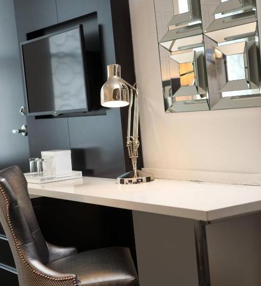 חדר סטנדרט עם מיטת קינג, Renaissance Cincinnati Downtown