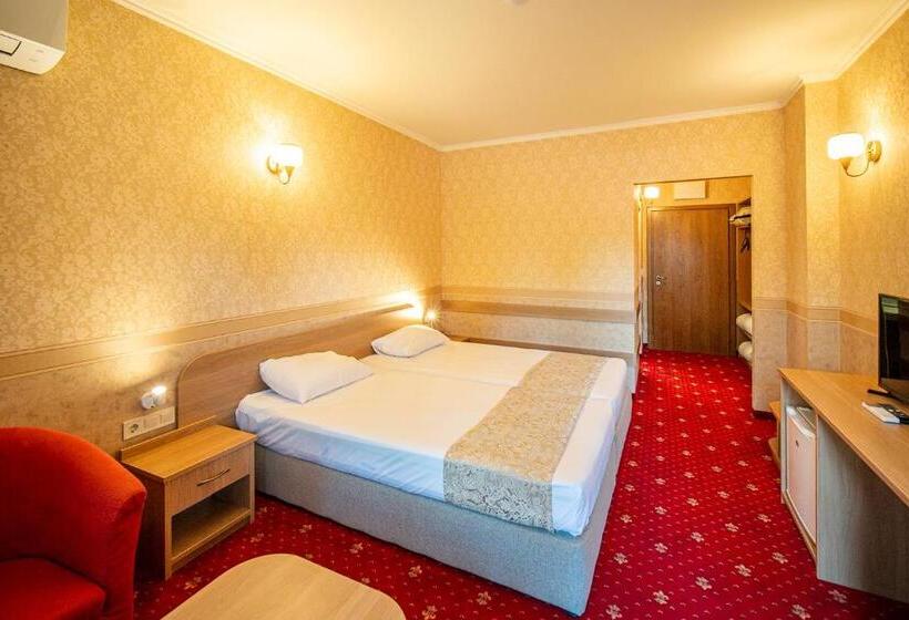 חדר משפחתי, Sevastokrator Relax & Congress