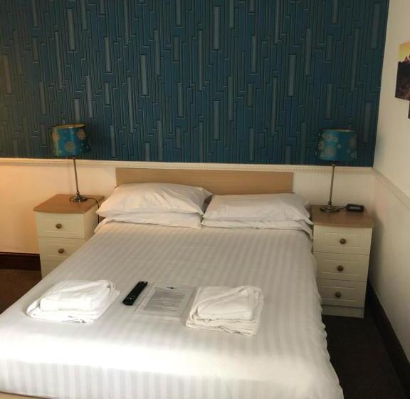 جناح عائلي, Boathouse