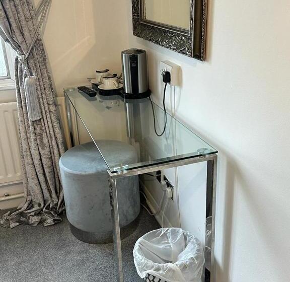 Номер Стандарт, The Swan Inn Salisbury