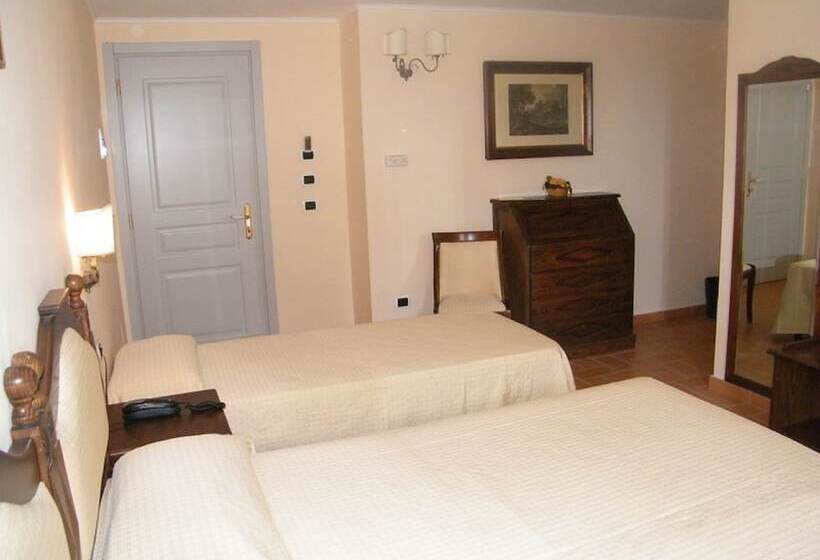 اتاق کلاسیک سه تخته, Villa Delle Meraviglie