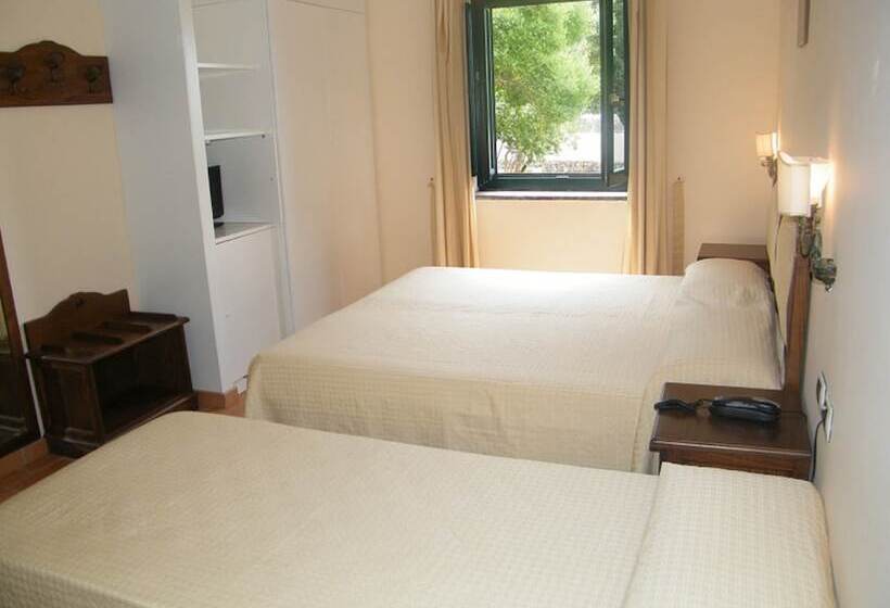 اتاق کلاسیک سه تخته, Villa Delle Meraviglie