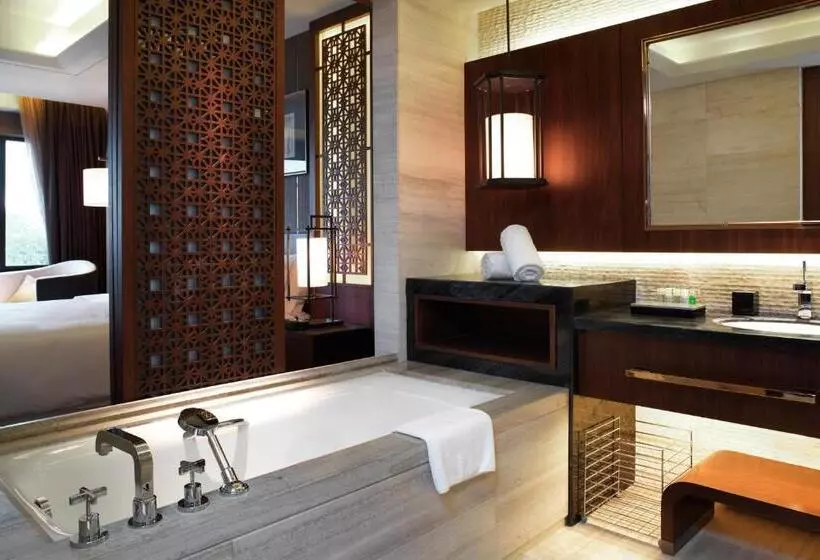 キングサイズベッドのスタンダードルーム, The Westin Changbaishan Resort