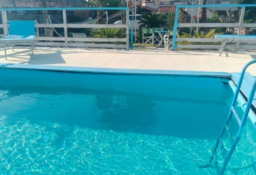 غرفة قياسية رباعية, B&b Ciro