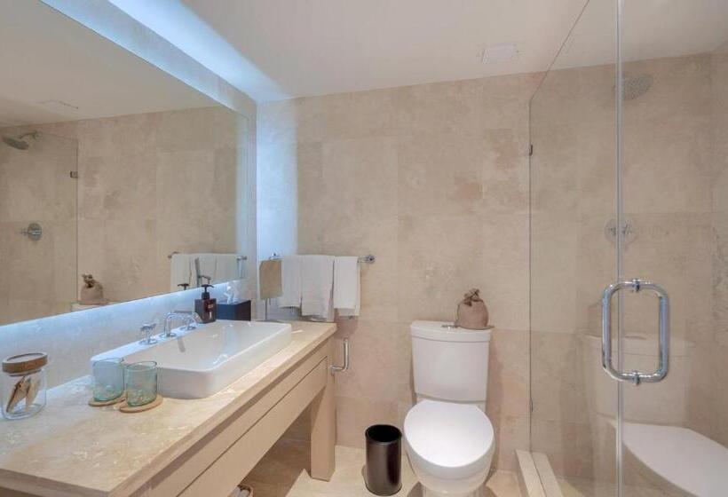 Apartamento 2 Dormitórios, Luxurious Private Condo At 1 Hotel & Homes   1545