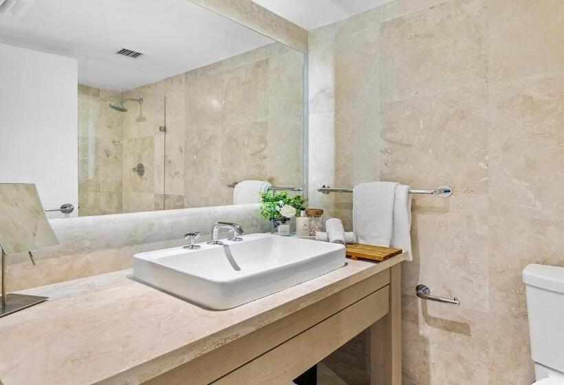 Apartamento 2 Dormitórios, Luxurious Private Condo At 1 Hotel & Homes   1545
