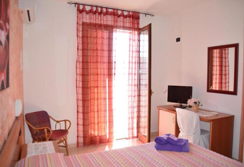 Номер Стандарт с Балконом, B&b Marina