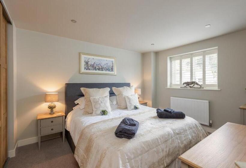 בית, 4 חדרי שינה, Hilltop Snug Cosy Family Home In Bustling Town Of Pateley Bridge In The Yorkshire Dales Book The C