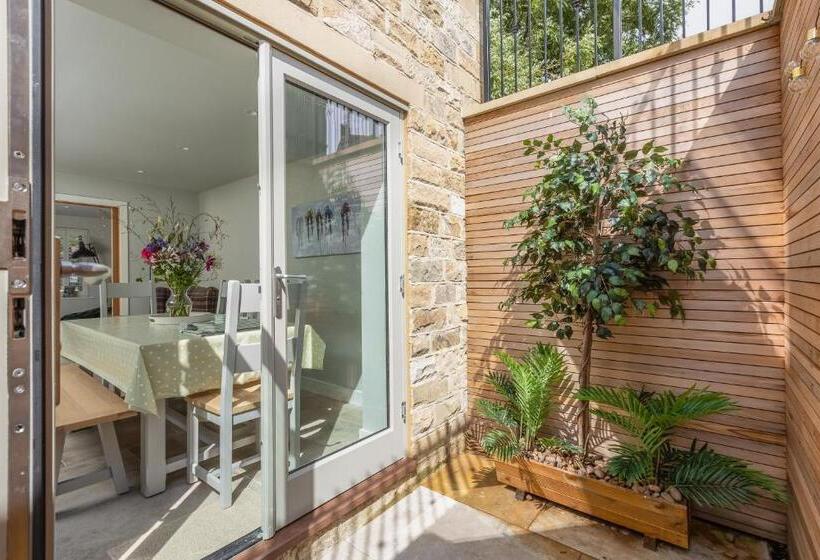 Casa 4 Quartos, Hilltop Snug Cosy Family Home In Bustling Town Of Pateley Bridge In The Yorkshire Dales   Book The C