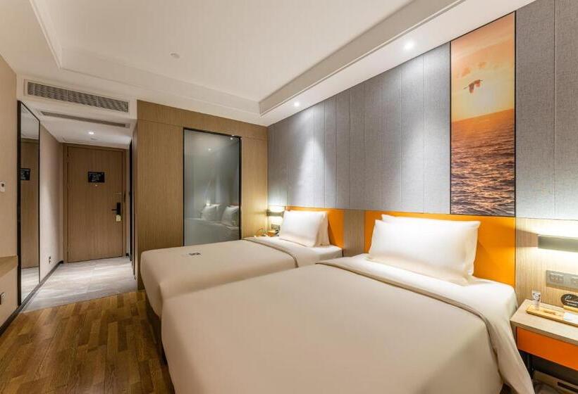 Номер Superior, Atour X Hotel Xiamen Zhongshan Road Ferry Wharf