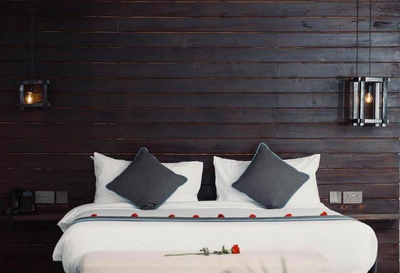 سوییت, Giraffe Beach