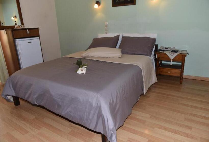 اتاق استاندارد یک نفره, 40 Platania