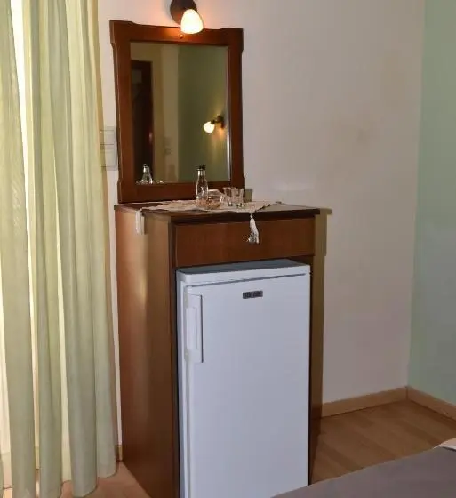 Huoneisto 2 Makuuhuonetta, 40 Platania