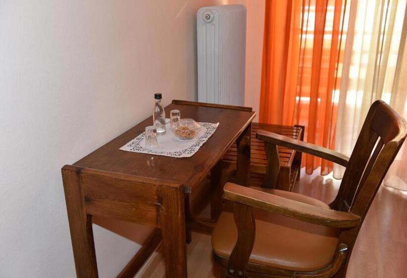 Habitació Triple Estàndard amb Balcó, 40 Platania