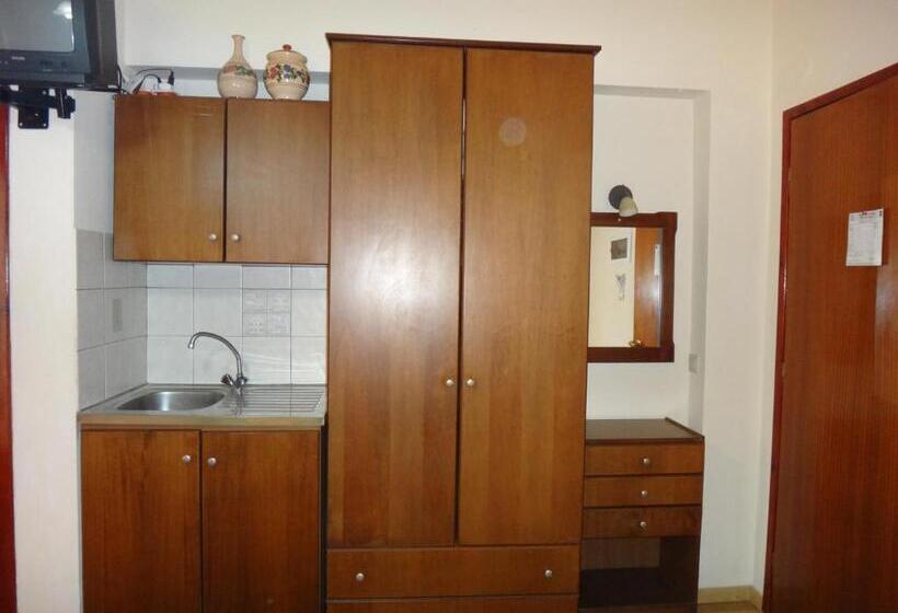 اتاق استاندارد سه تخته با بالکن, 40 Platania