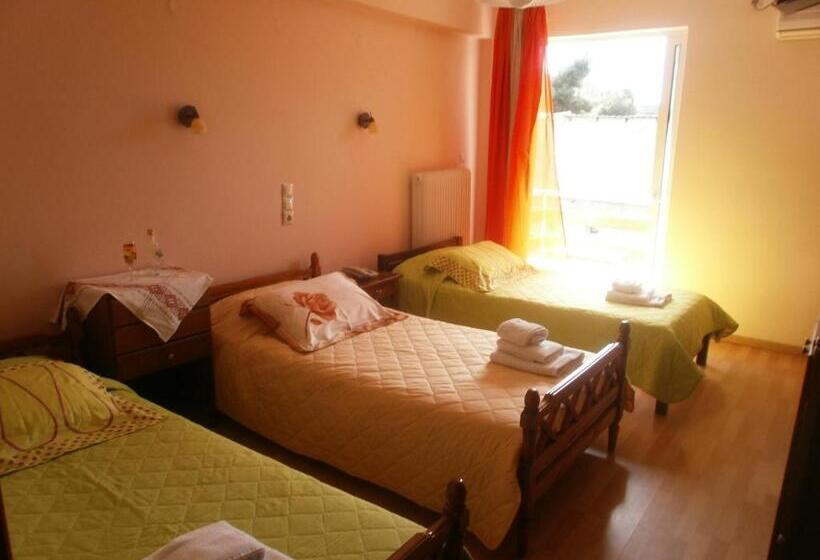 اتاق استاندارد سه تخته با بالکن, 40 Platania