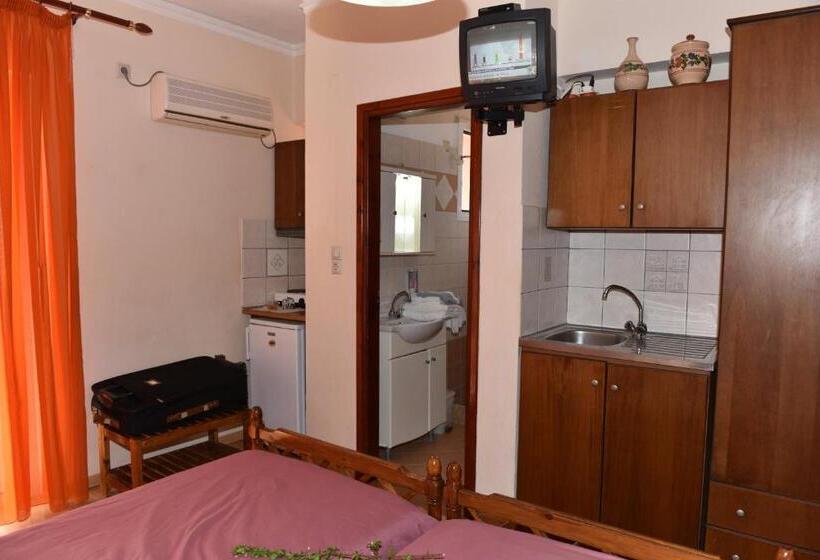 Habitació Triple Estàndard amb Balcó, 40 Platania