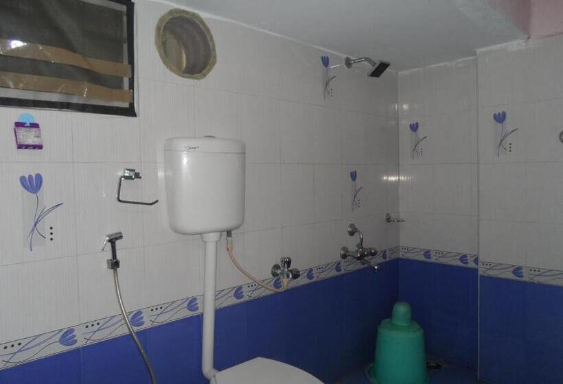 Quarto Deluxe, Pasuparthy Residency